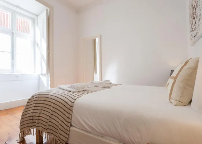 Tejo Vintage Three-bedroom - By Lu Holidays