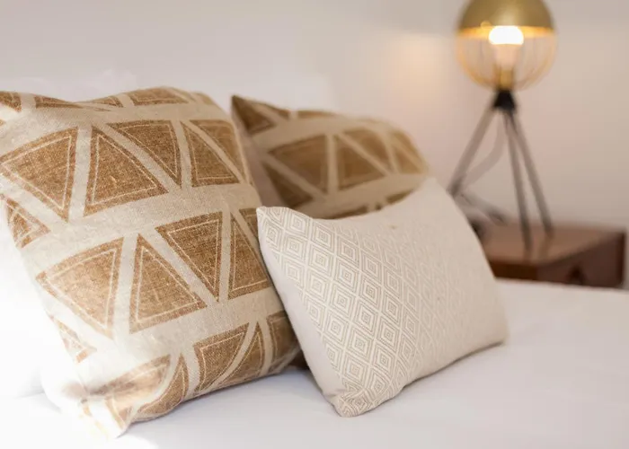 Tejo Vintage Three-bedroom - By Lu Holidays Lisboa
