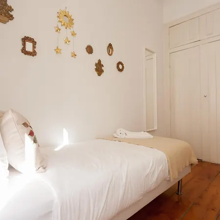 Tejo Vintage Three-bedroom - By Lu Holidays Апартаменты Лиссабон