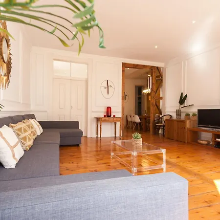 Tejo Vintage Three-bedroom - By Lu Holidays * Лиссабон
