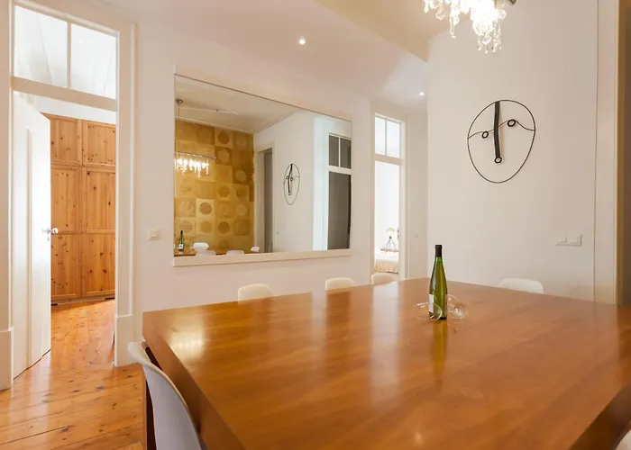 Tejo Vintage Three-bedroom - By Lu Holidays Apartment Lissabon